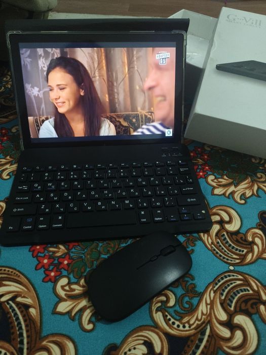 Планшет андроид.