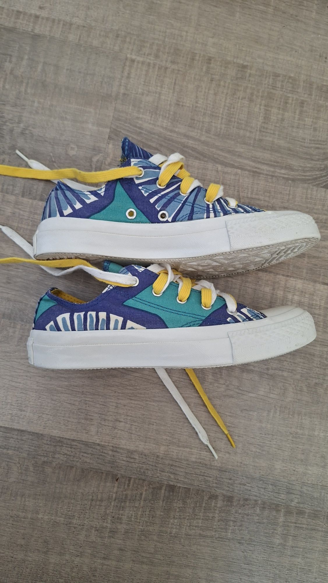 Converse - mărimea 35