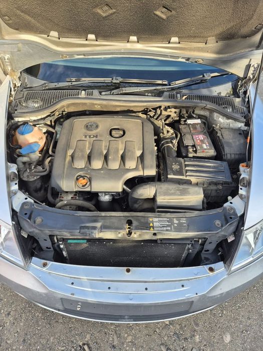 BARA FATA/CAPOTA MOTOR/TRAGER/ARIPI SKODA OCTAVIA 2 2012