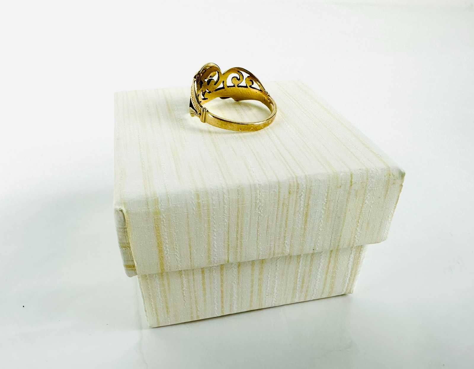 ++ПЕРФЕКТЕН++ Златен пръстен 14К / Размер 58 / 2,45 гр