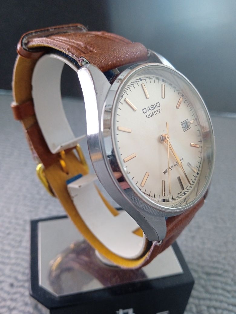 Ръчен часовник CASIO