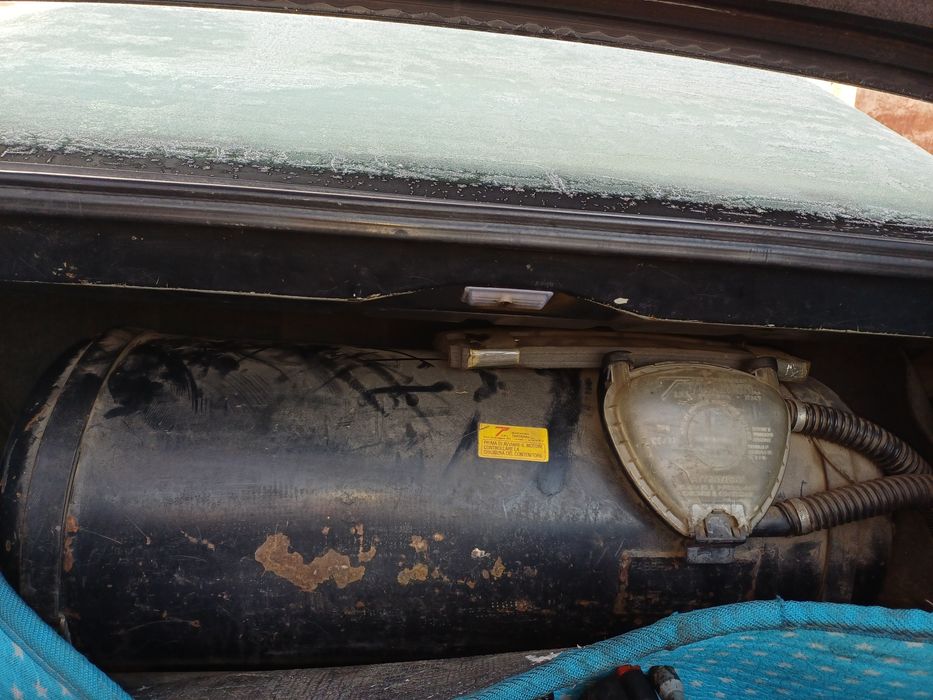 Газовое оборудование установленно на мерседес 124