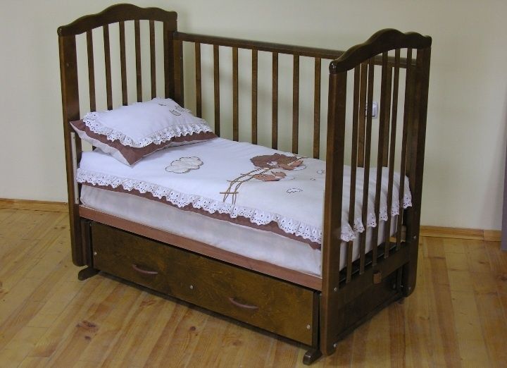 Отдам детский деревянную кровать