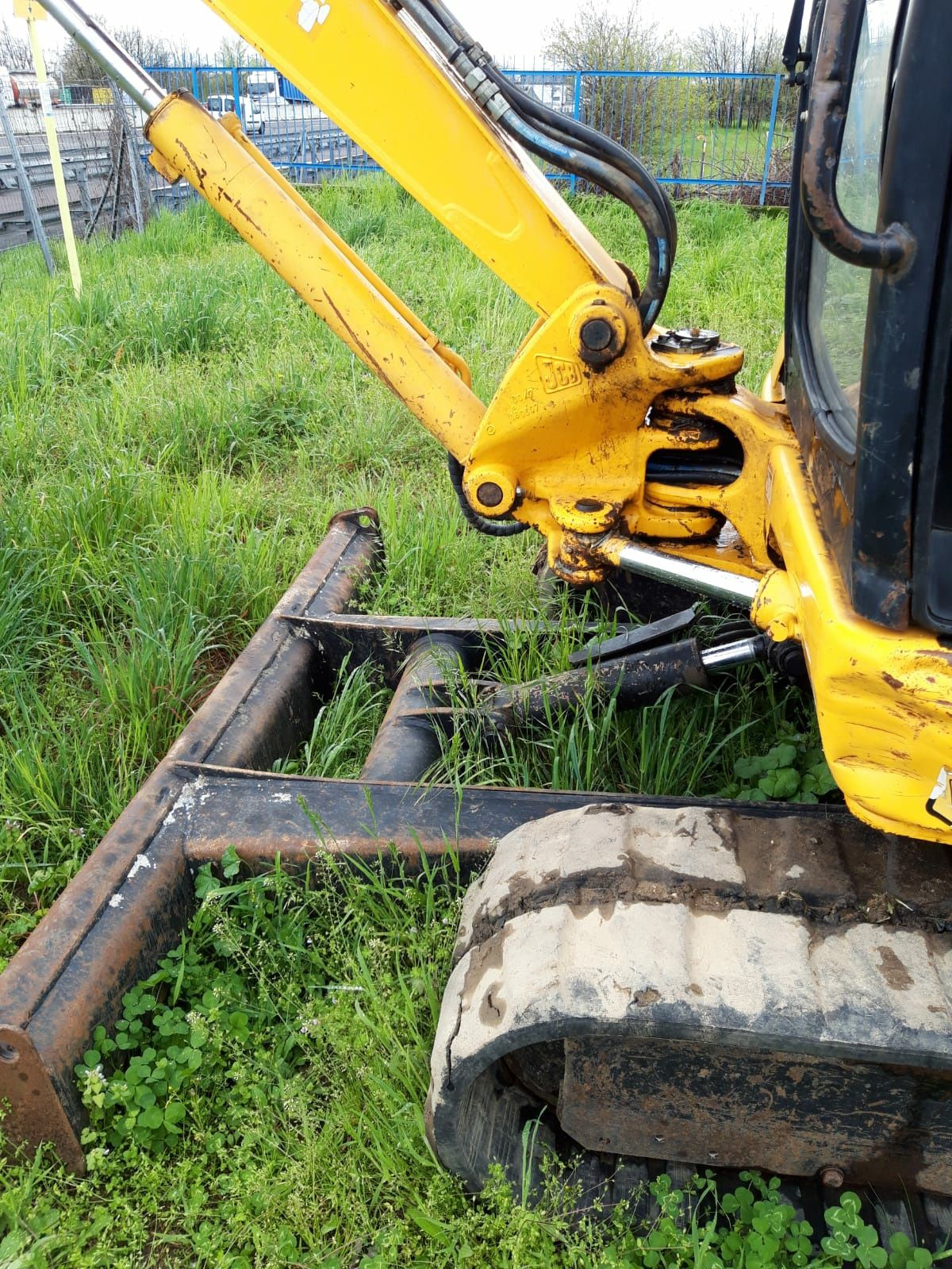 Vand mini excavator JCB