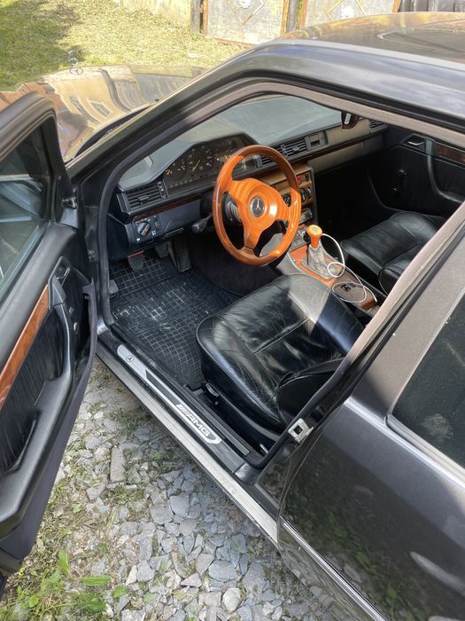 Mercedes W124 300E 4MATIC