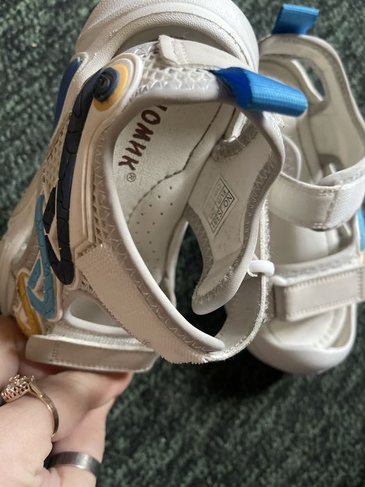 Basanojka , sandal 25 razmerda