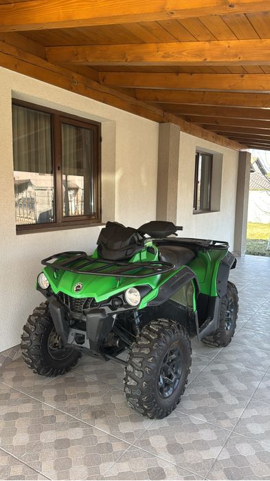 Vand sau schimb atv can am outlander