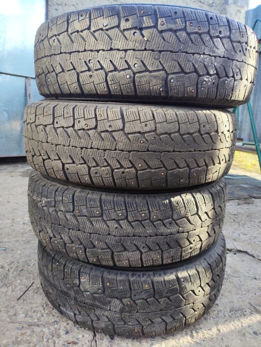 Комплект зимней резины 195*70 R15C