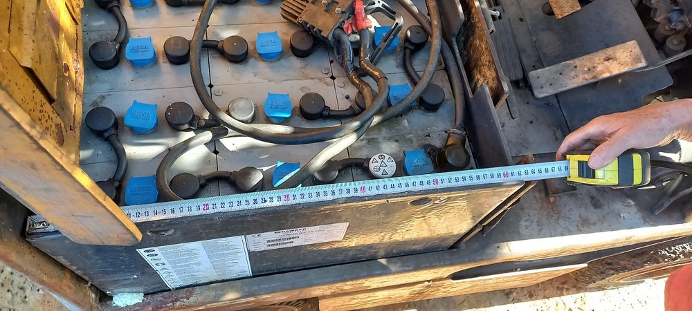 Тягова батерия 48v/360ah, със зарядно.