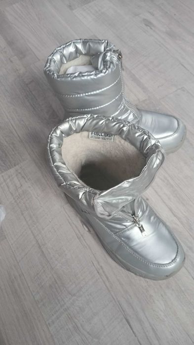Сапоги дутики на девочку 32 р-р