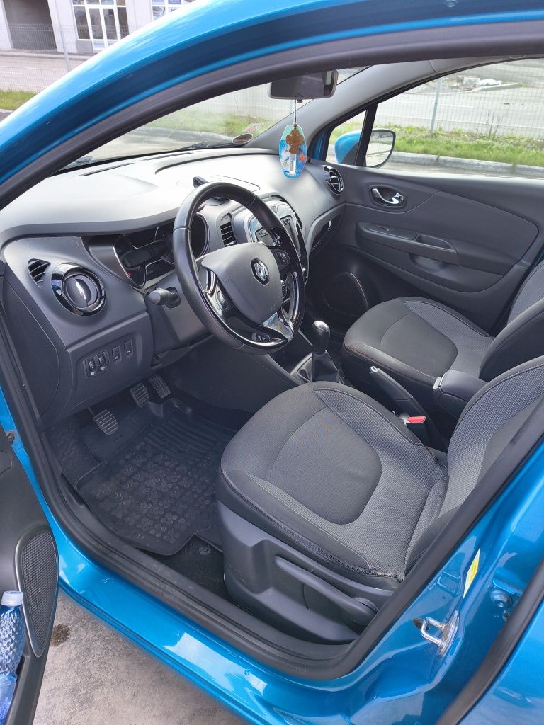 Vând Renault Captur benzina 2014