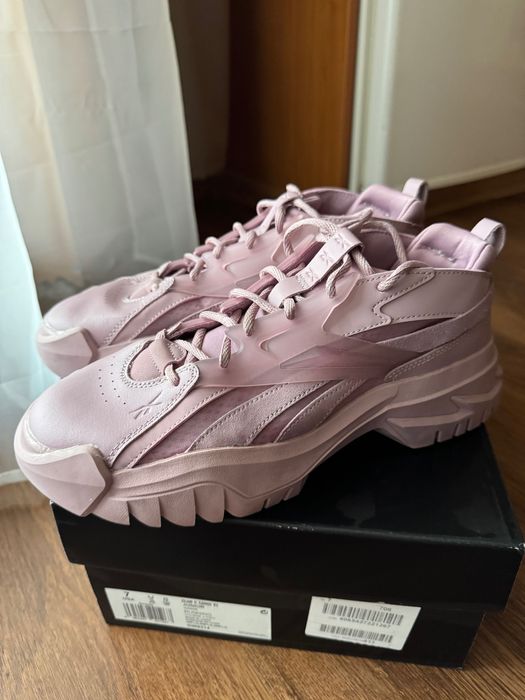 Сникърси REEBOK club CARDI B 39 номер