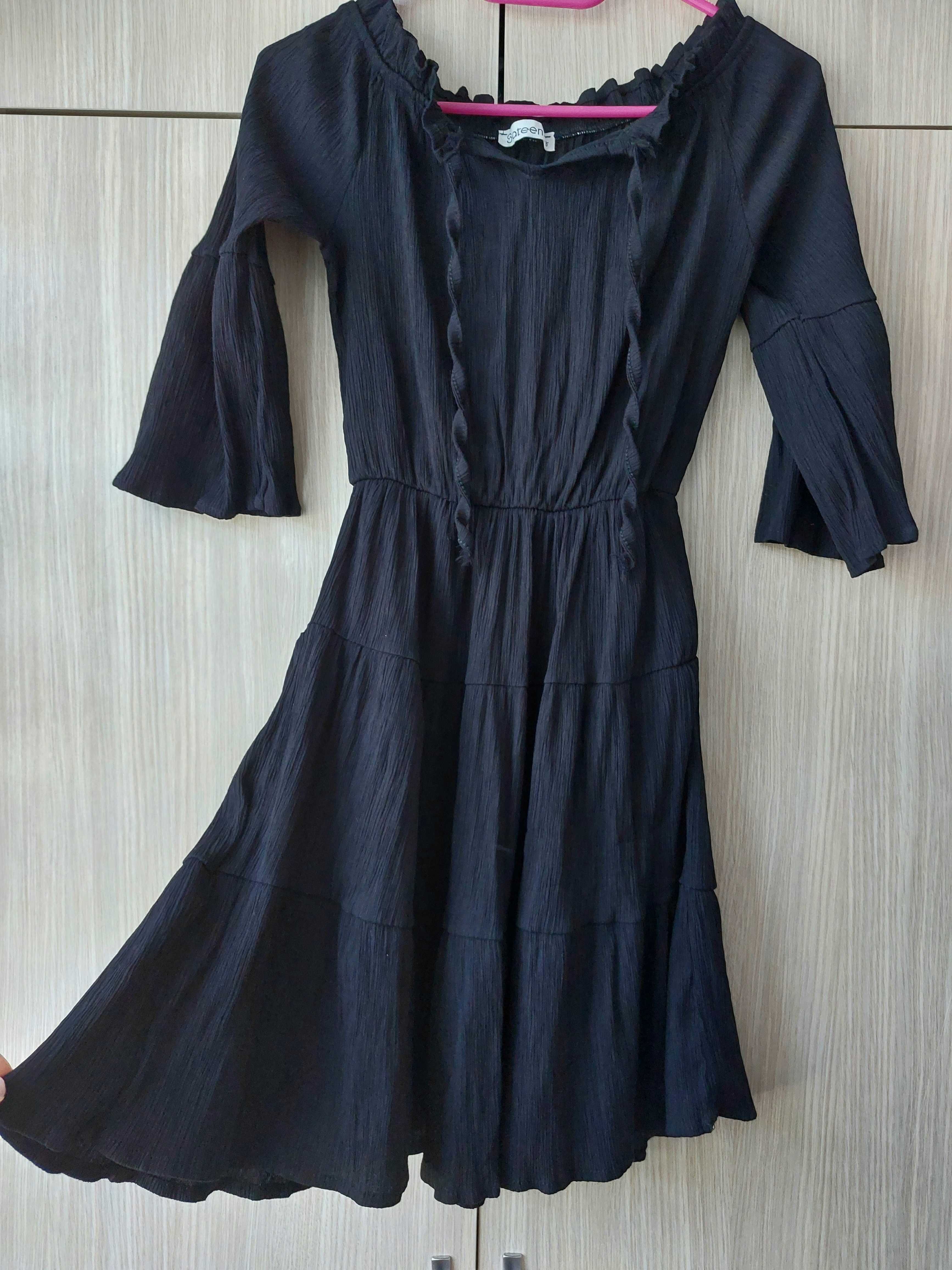 Дамска черна ефирна рокля размер М