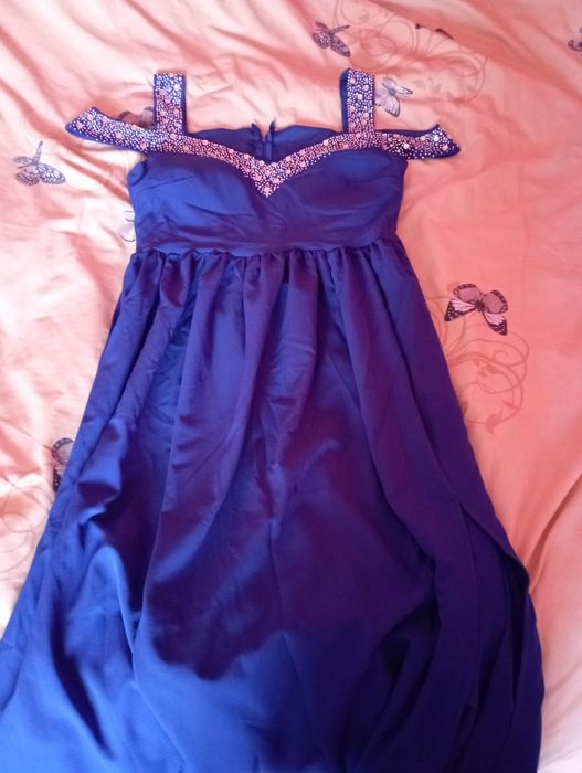 Vând rochii elegante de seara