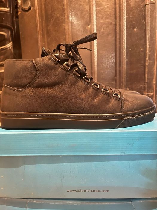 Обувь по 25 000₸