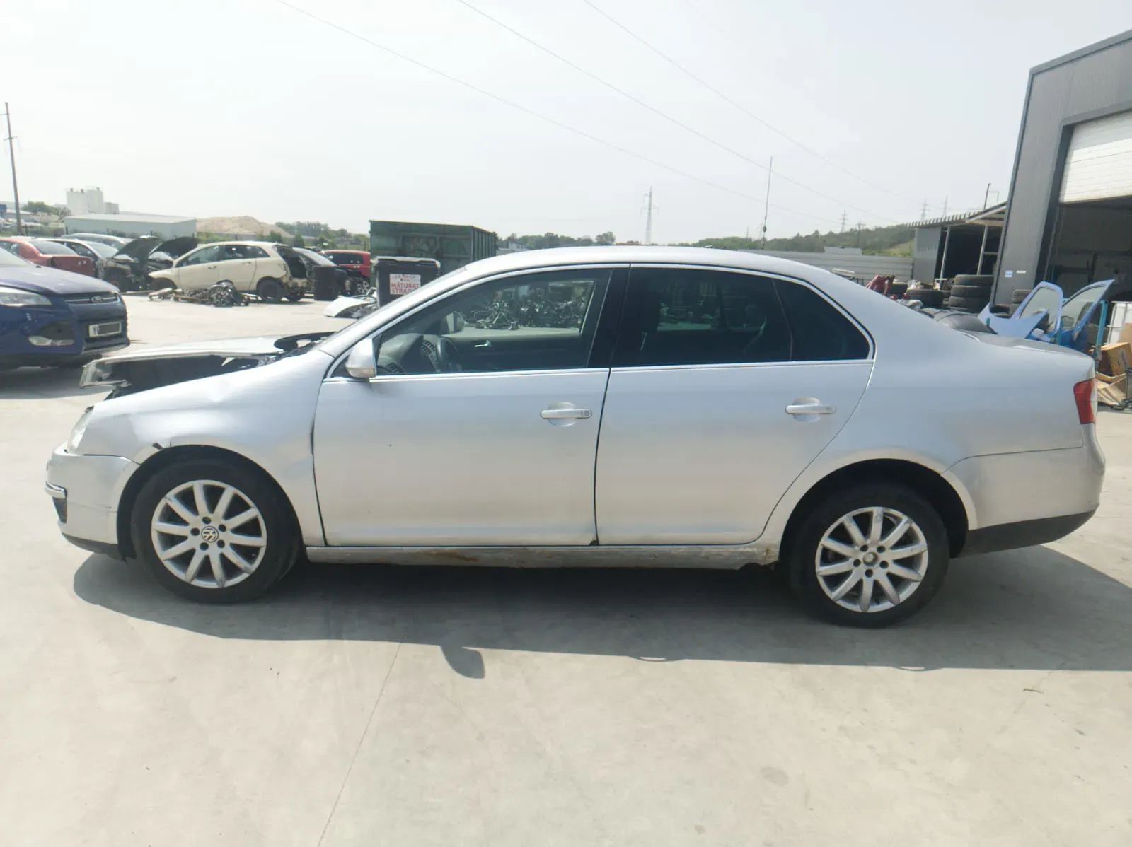 Dezmembrari / Dezmembrez Volkswagen Jetta 3 1.9 BXE cutie viteze GQQ culoare LA7W