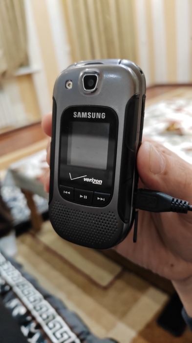 Perfektum samsung verzon 3 canvoy sotiladi