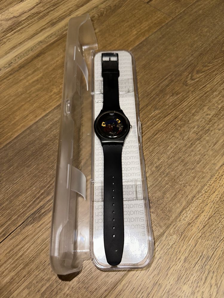 Swatch Black Lacqered
