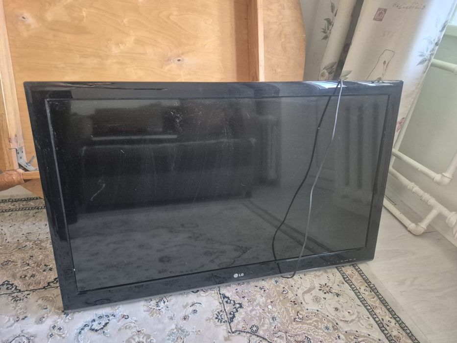 Продам телевизор LG