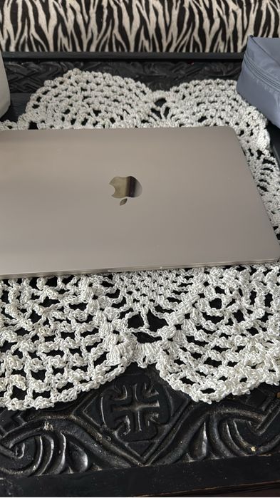Macbook air 13’’ m4/16/512