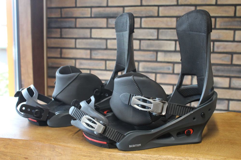 Legaturi Burton pentru placa de snowboard