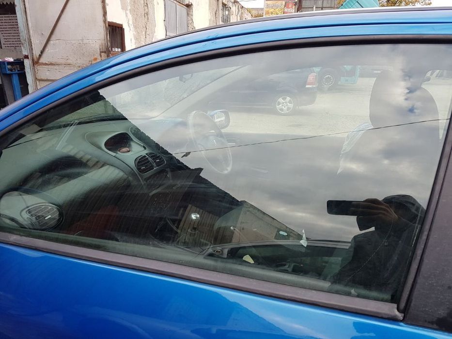 Geam / Sticla Usa / Portiera Stanga Culisant Peugeot 206 Coupe 1998 - 2009