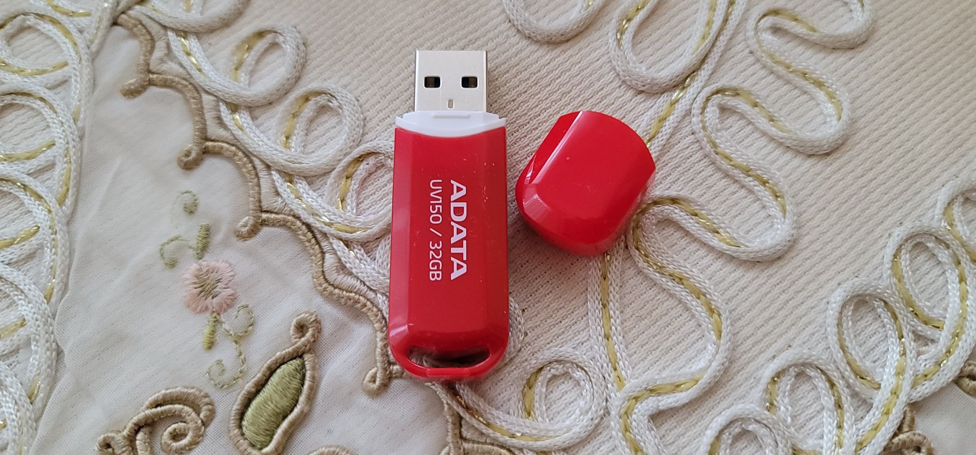 Флашка Adata с Windows 10 или 11