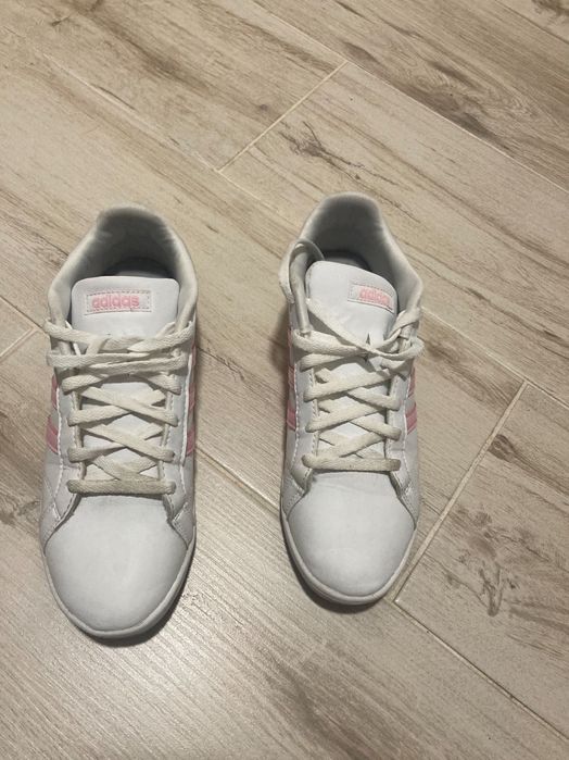 Adidasi dama Adidas 39 1/3