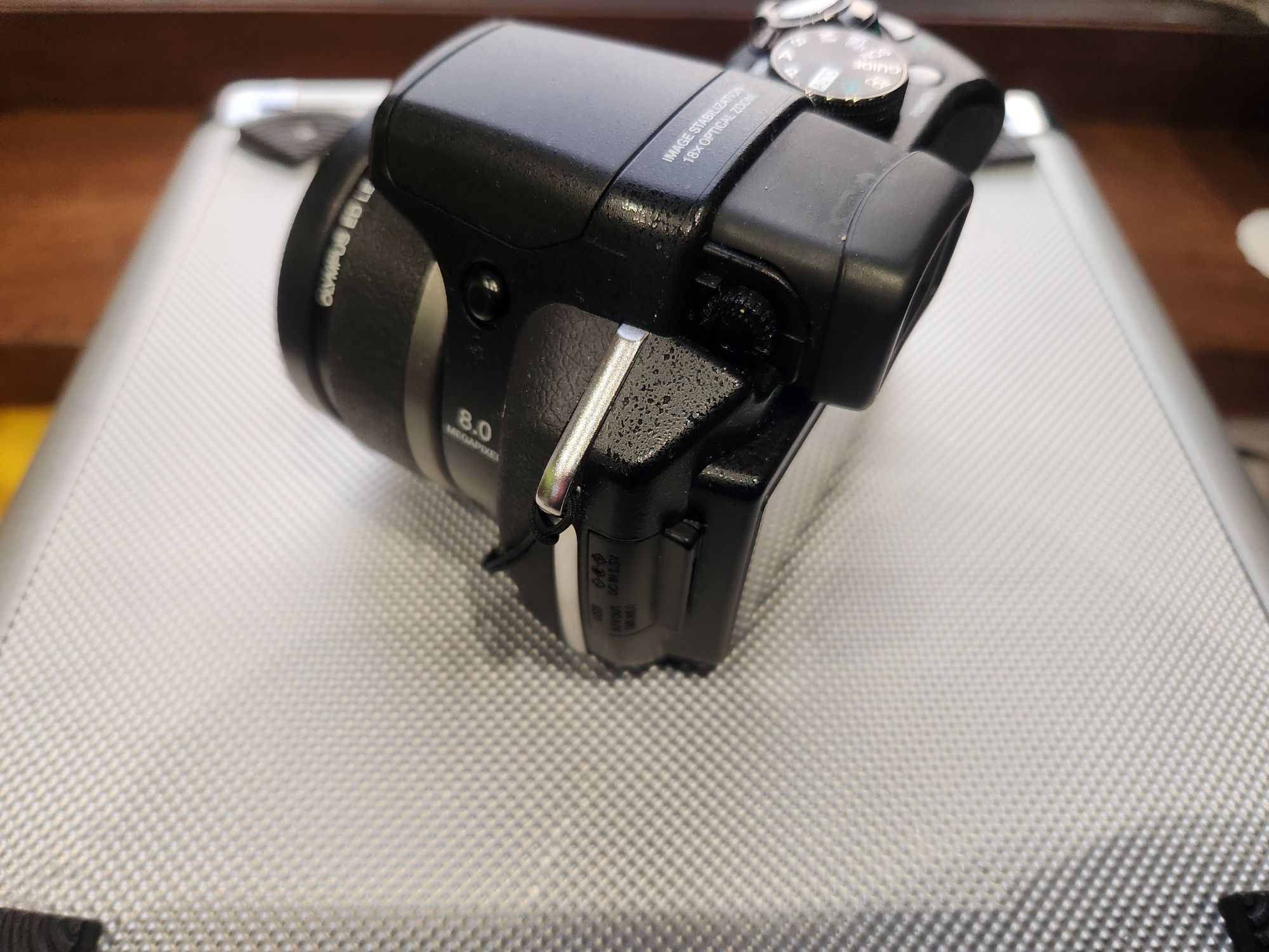 Olympus SP-560 UZ