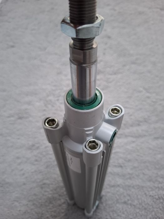 Cilindru pneumatic NOU