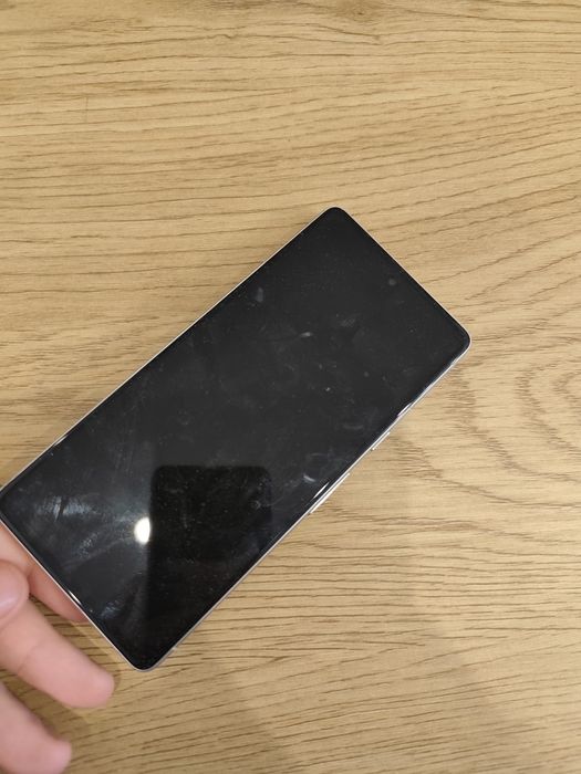 Vând Google Pixel 7 utilizat + husă protecție inclusă