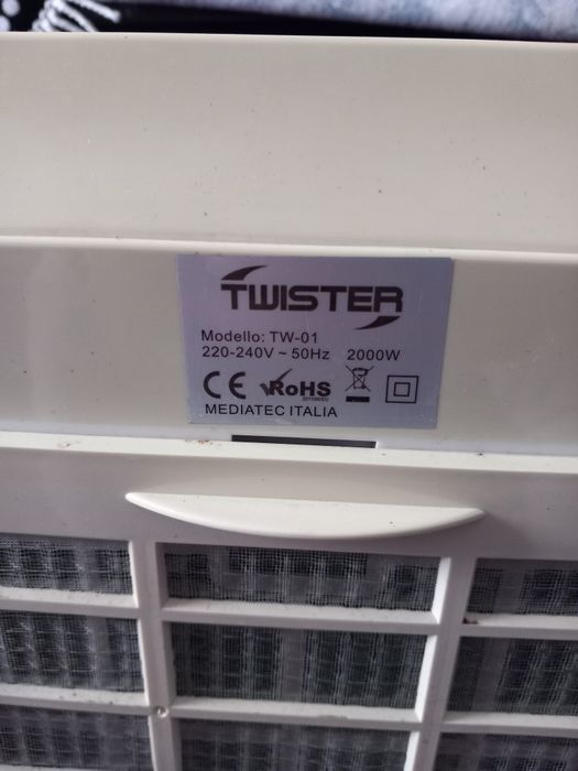 Descriere Instalatie de aer conditionat KR-7010, 60 W, 8 L, 220 m3 / h