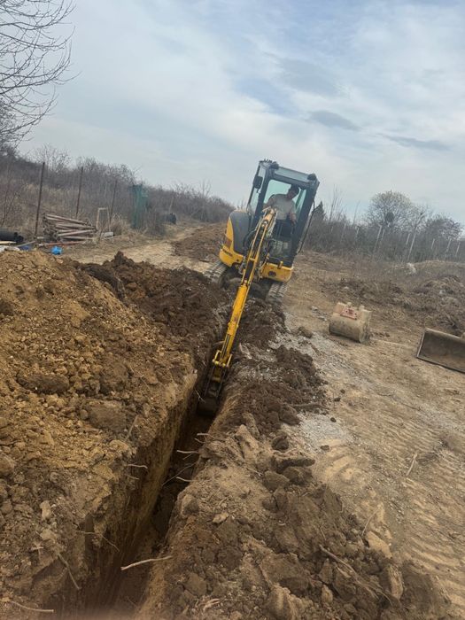 Inchiriez miniexcavator iasi