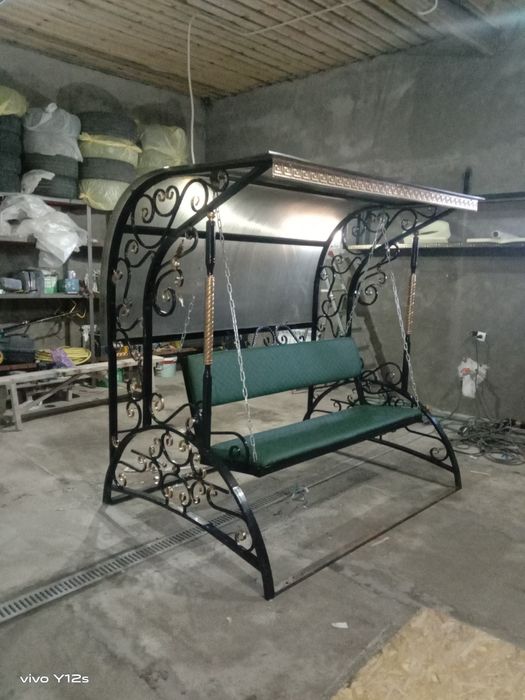 Качелиа железные