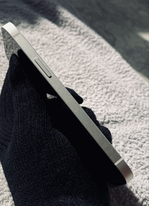 Продается IPhone 12