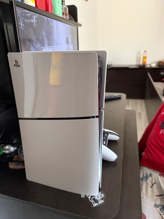 PS5, 2 controlere, 1TB digital si disc