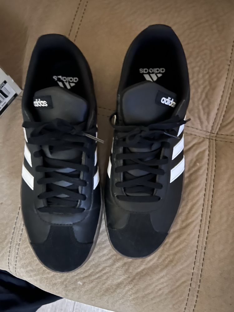 Маратонки Adidas 42 номер