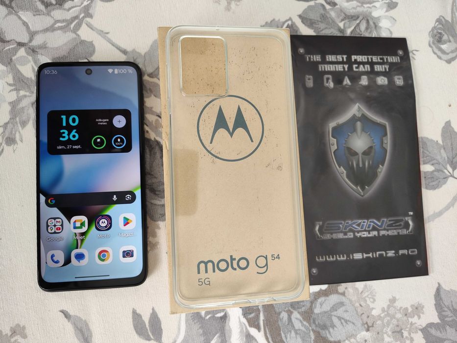 Vând schimb Motorola G54, 12+12GB ram, 256GB, Android 15, garanție.