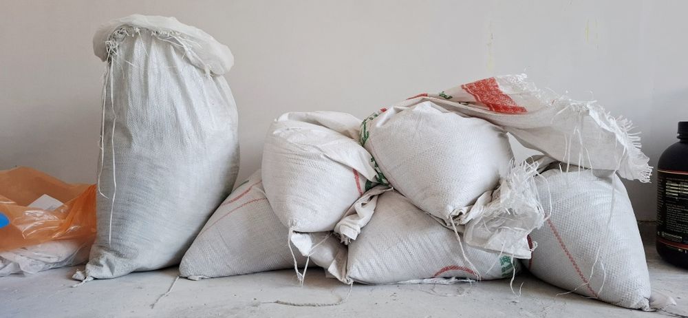 Отсев и цемент для стяжки и отделочных работ