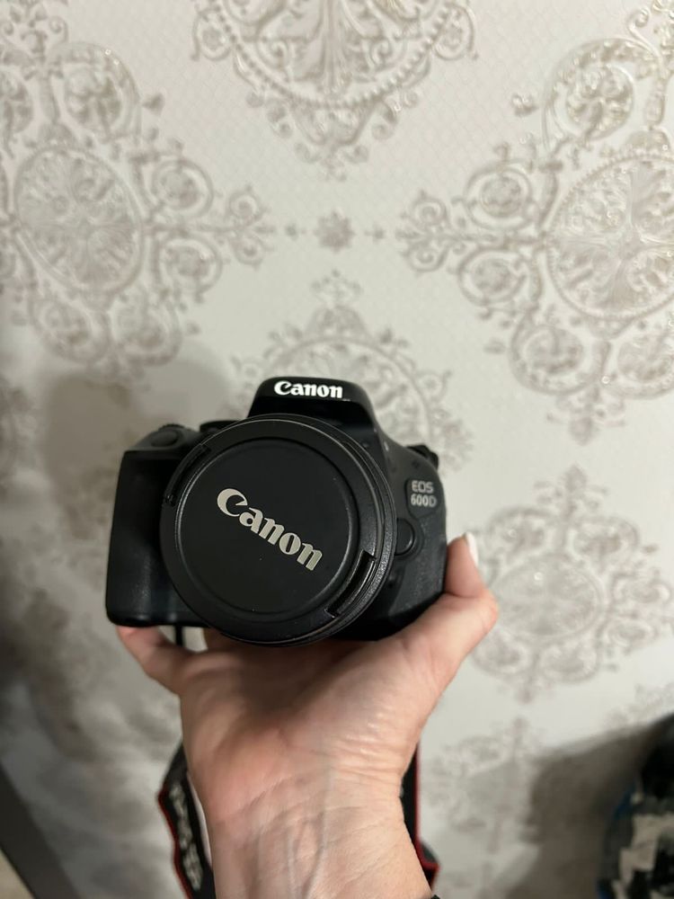 Цифровая фотокамера Canon