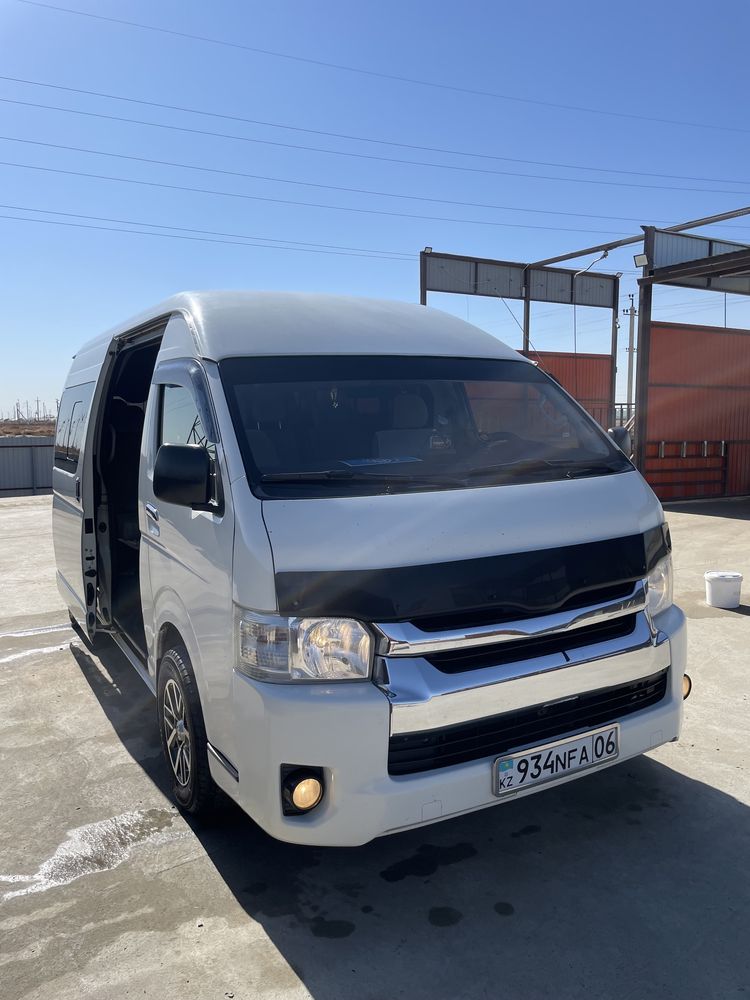 Сдается в аренду Toyota Hiace с водителем и без