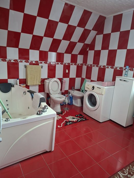 Casă de vânzare zona Ford