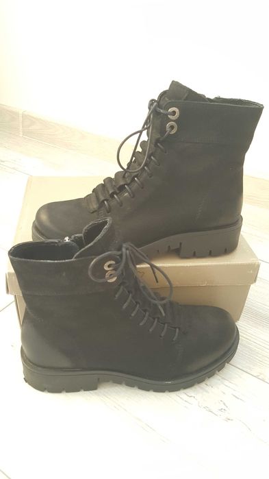 Черни дамски кожени боти Lasocki размер 38 от набук