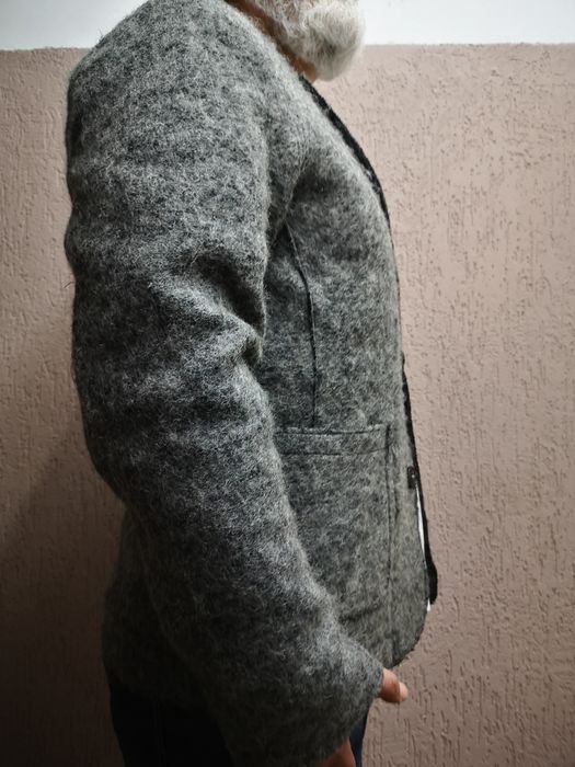 Haina tip palton scurt material gen haina de lana