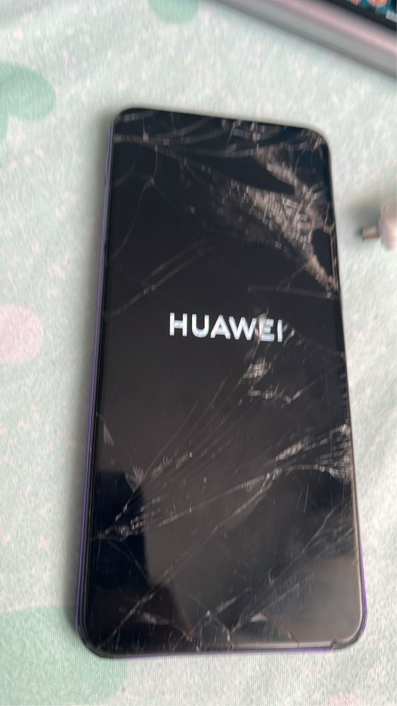 Huawei Y6p DualSim 64gb 3gb ram cu sticla crapata dar functional