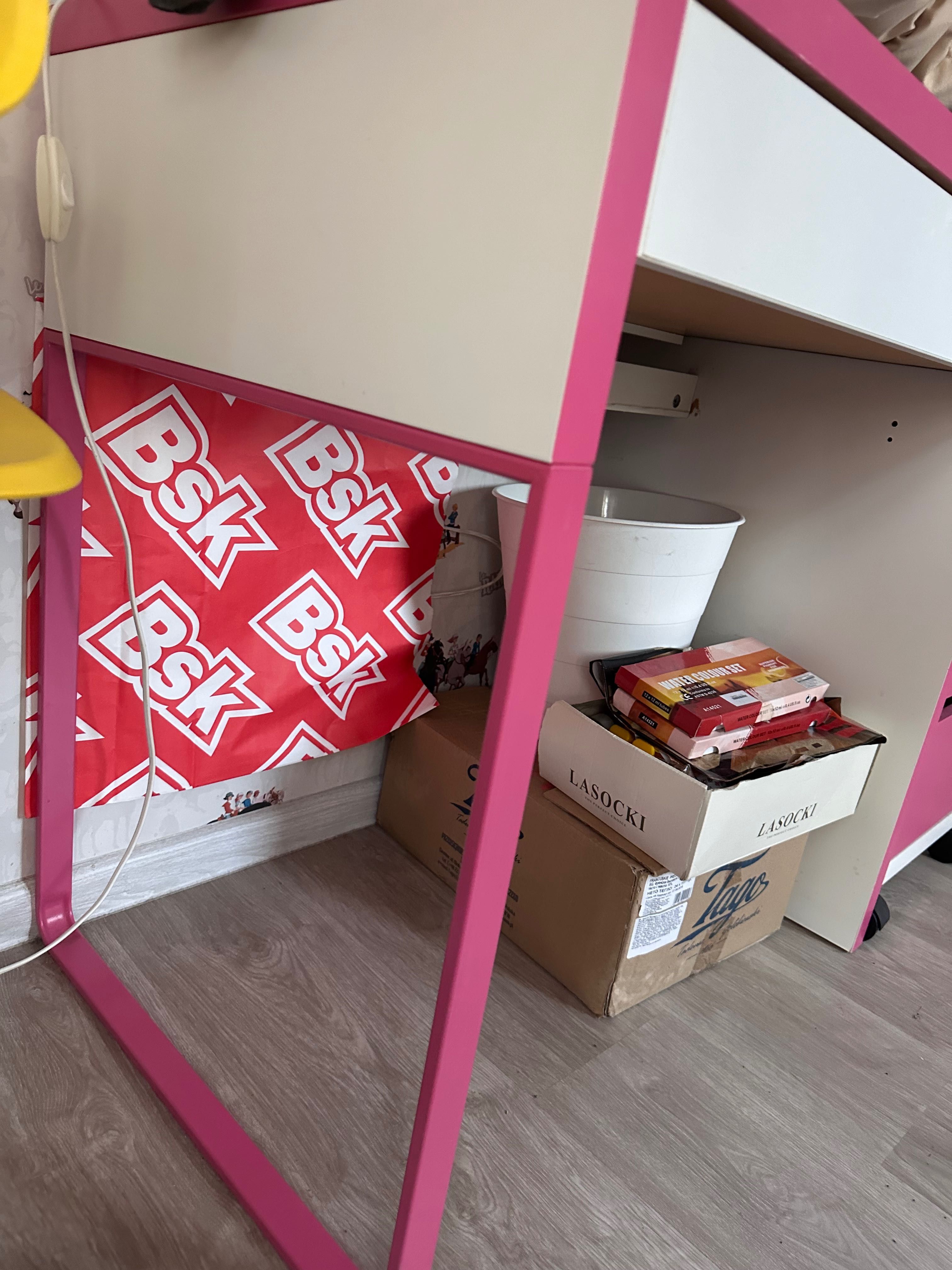 IKEA бюро и контейнер