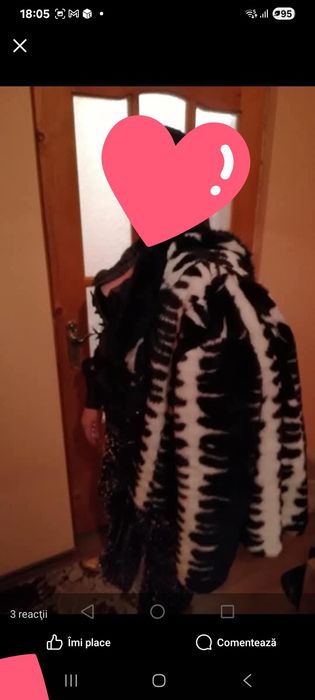 Blanita  de vanzare  de culoare alb - negru.Marimea 44.