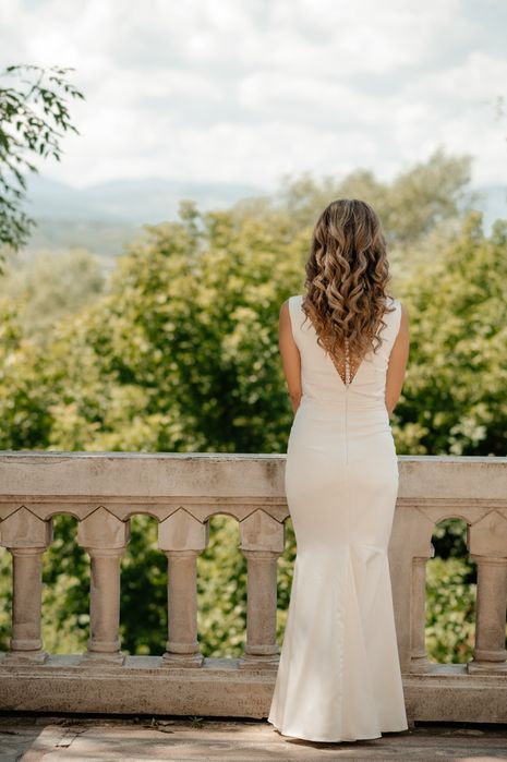 Vand Rochie de mireasa tip sirena + capã alba