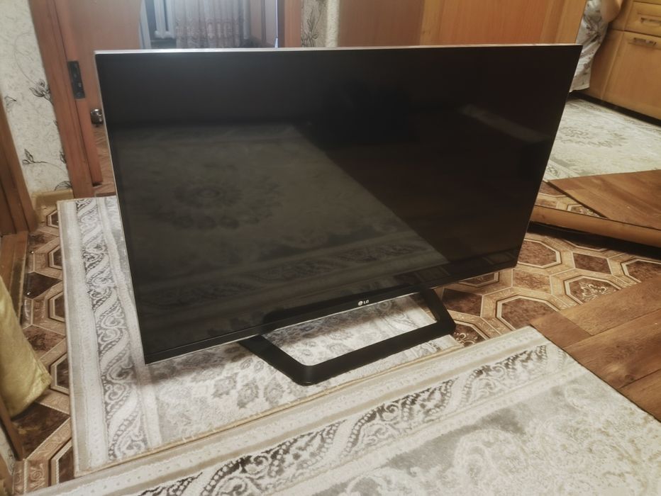 Продам телевизор,диоганаль 109, смарт,тв