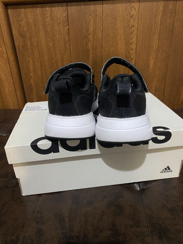 Маратонки Adidas